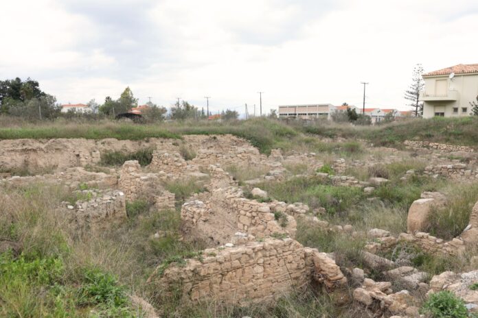 neo dimotiko arxaias korinthou (1)